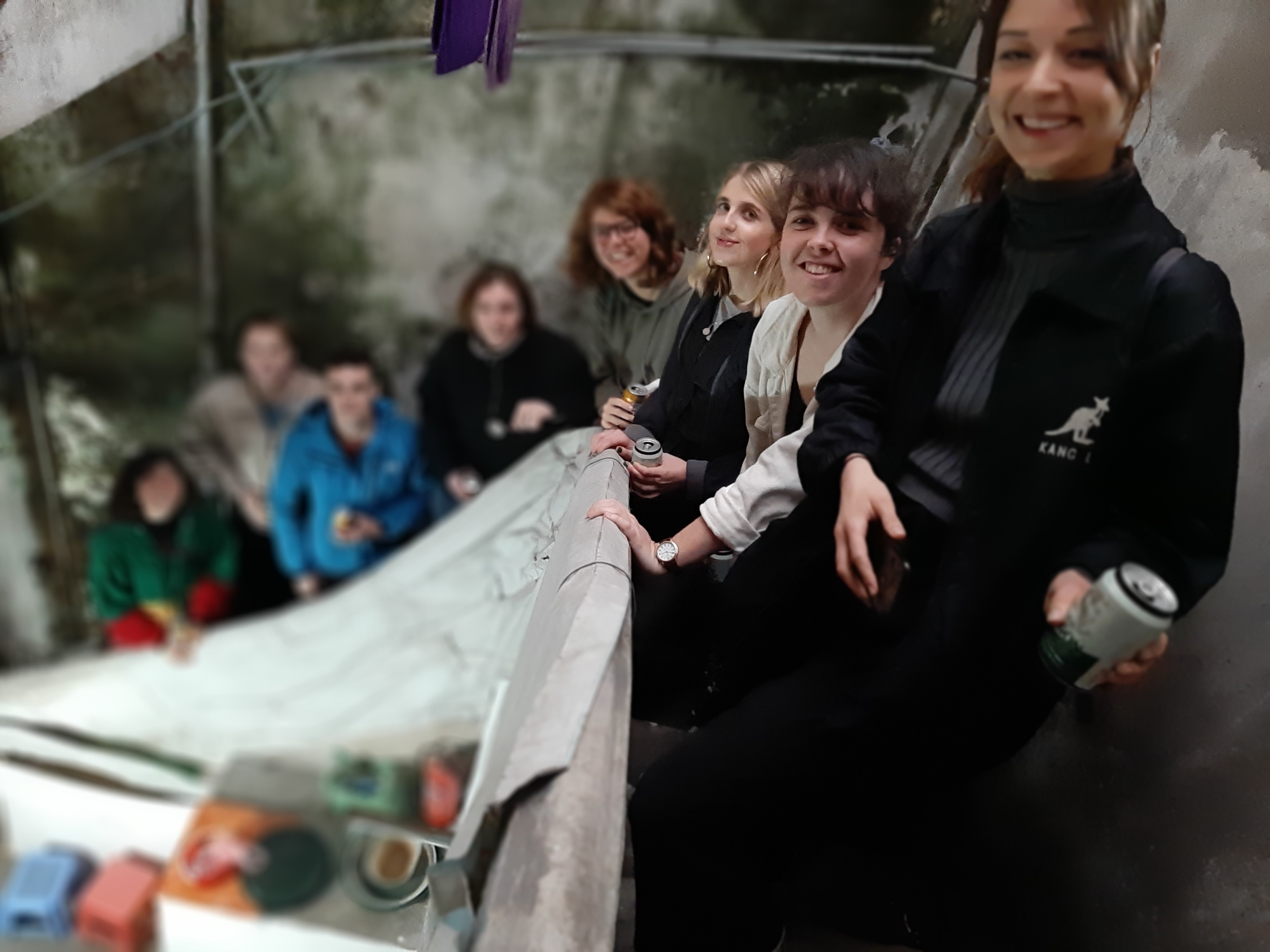 Get to the ceramics workshop 