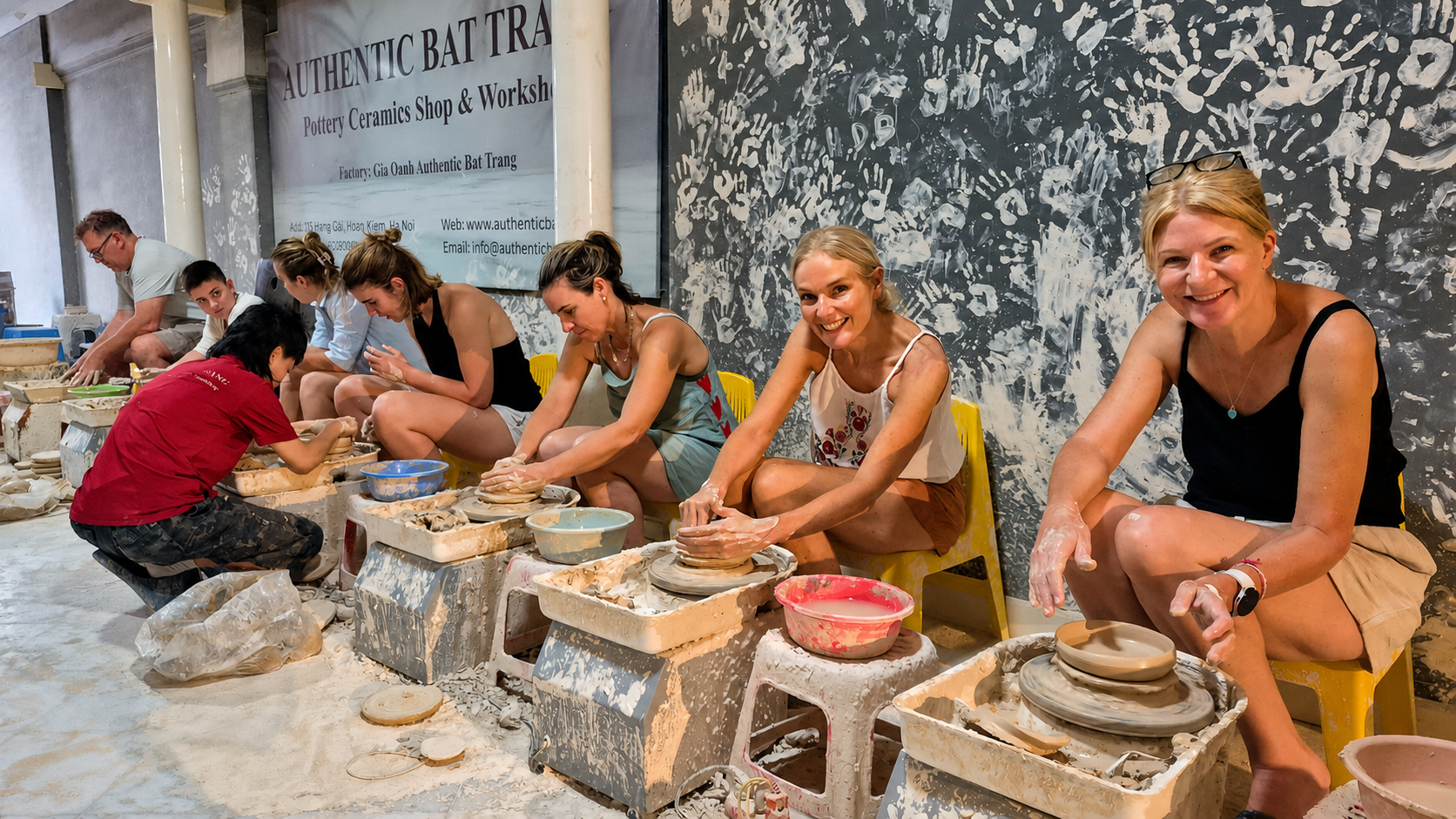 Make-pottery-class-hanoi-old-quarter.