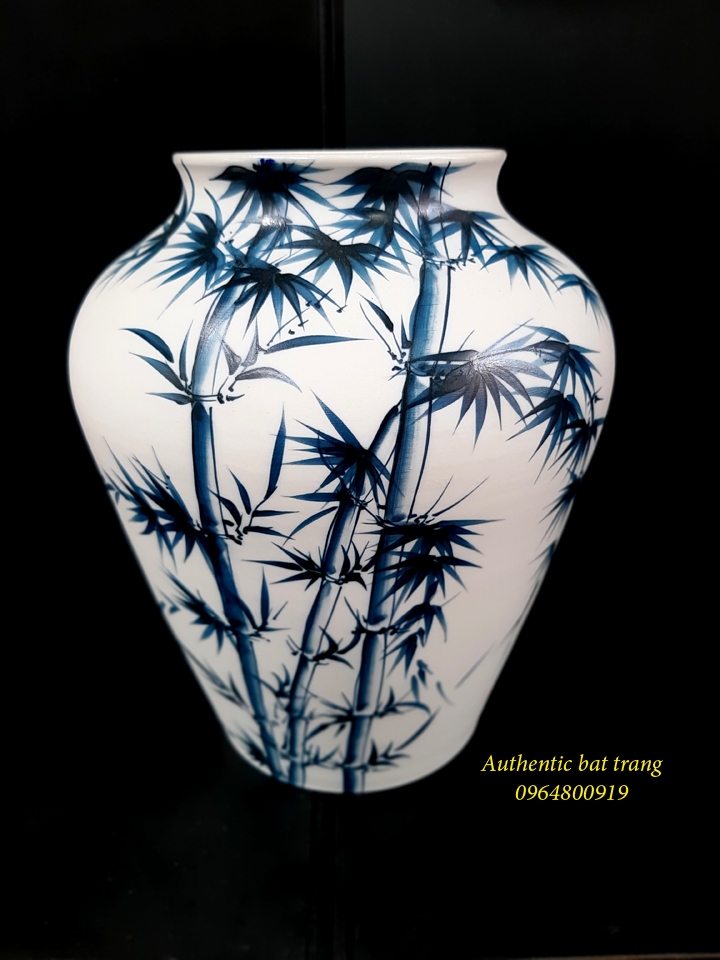 Lotus flower vases is beautiful design - only authentic bat trang, we have