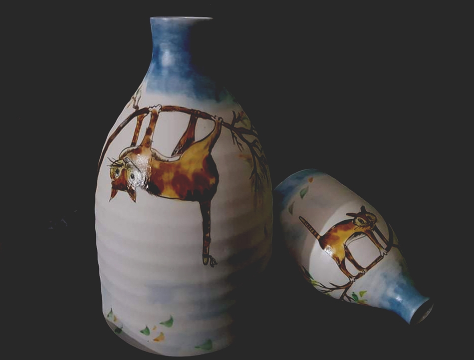 Beautiful cat vase- Bình gốm cắm hoa vẽ mèo đu cây ,sản xuất tại xương Authentic bat trang