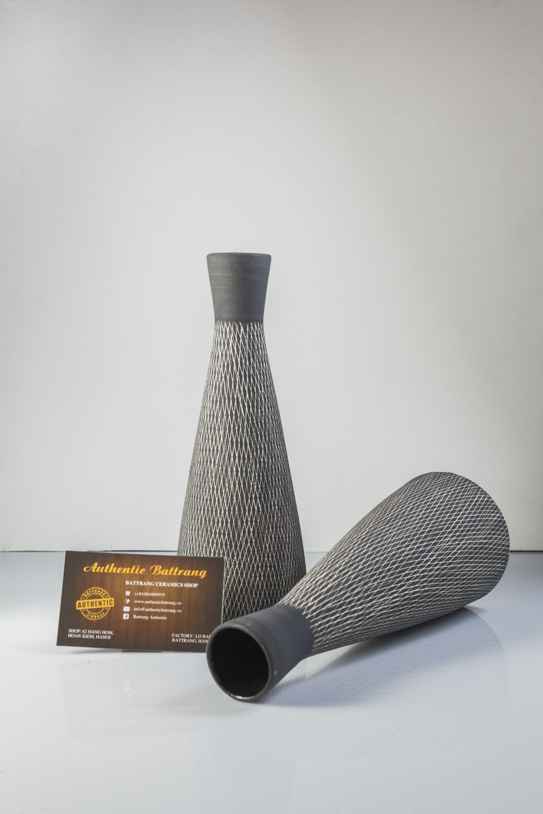 Ceramic bottle vase/bình cắm hoa, bình trang trí phong cách châu âu sản xuất tại xưởng Authentic bat trang