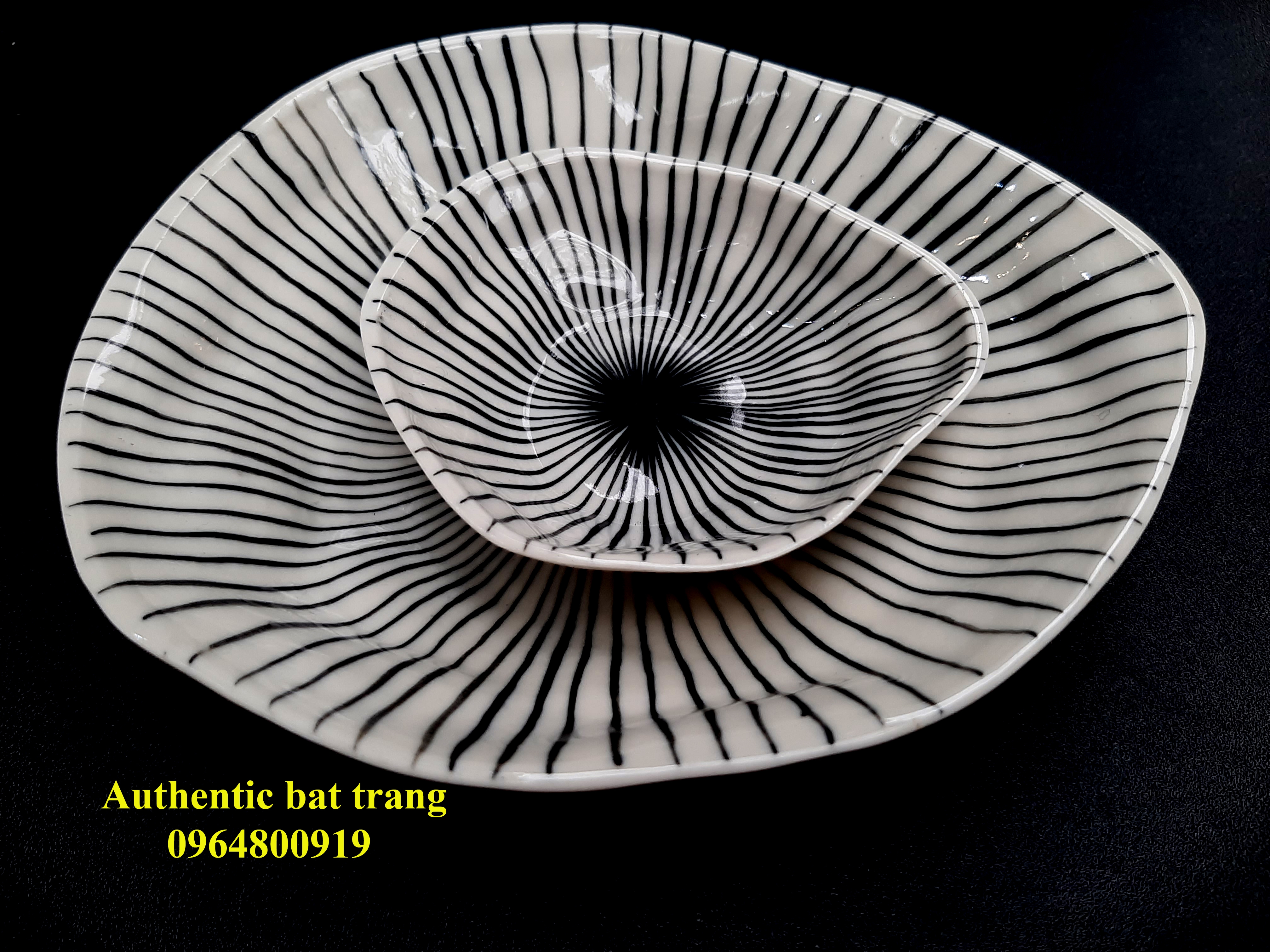 The ceramics bowl - hand painted/ bát méo vẽ tay