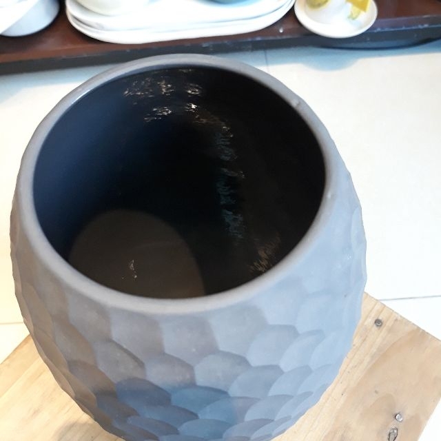 Handmade vase make from Bat trang, Vietnam