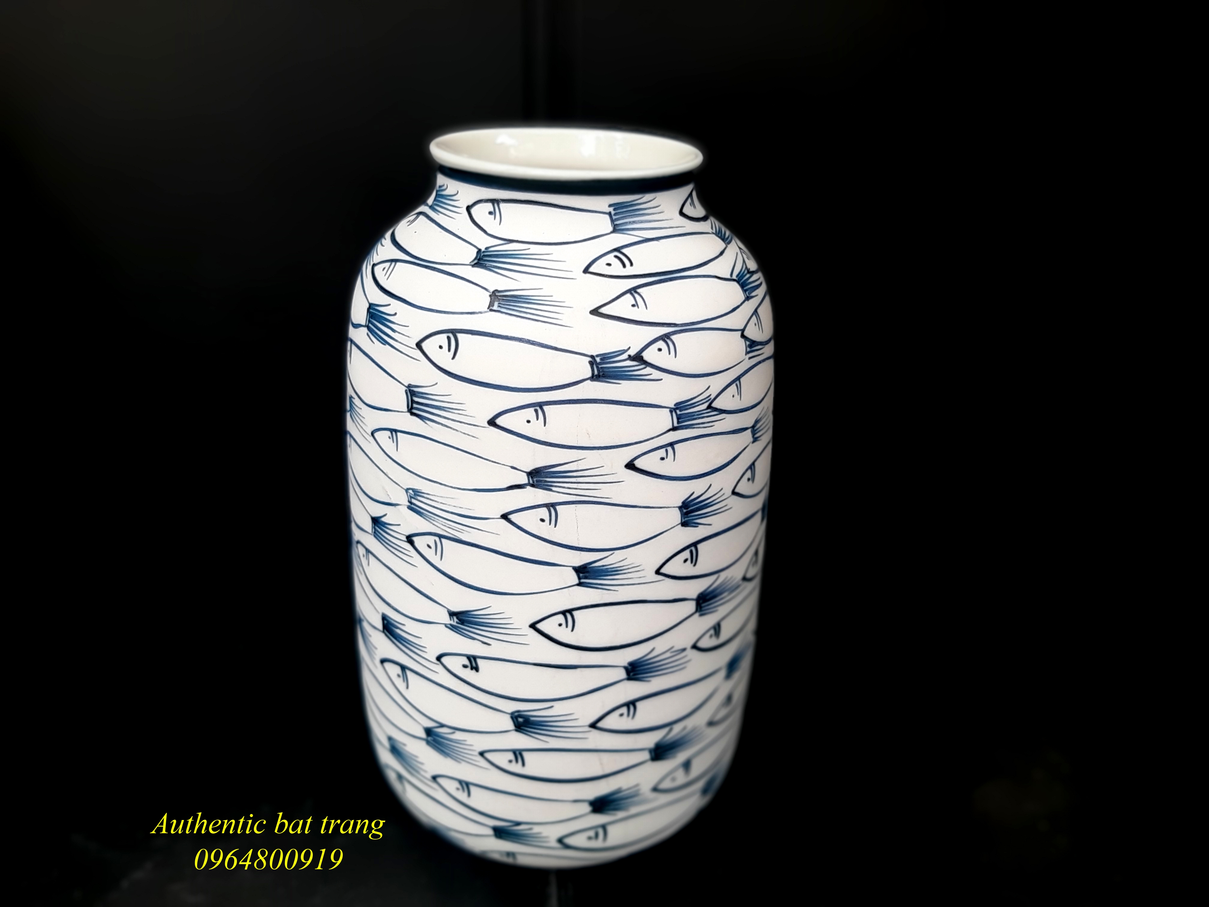 FISHES VASE 3 - BÌNH CẮM HOA - SỰ KẾT HỢP CỦA TRUYỀN THỐNG VÀ HIỆN ĐẠI, SẢN XUẤT TẠI XƯỞNG GỐM SỨ AUTHENTIC BAT TRANG