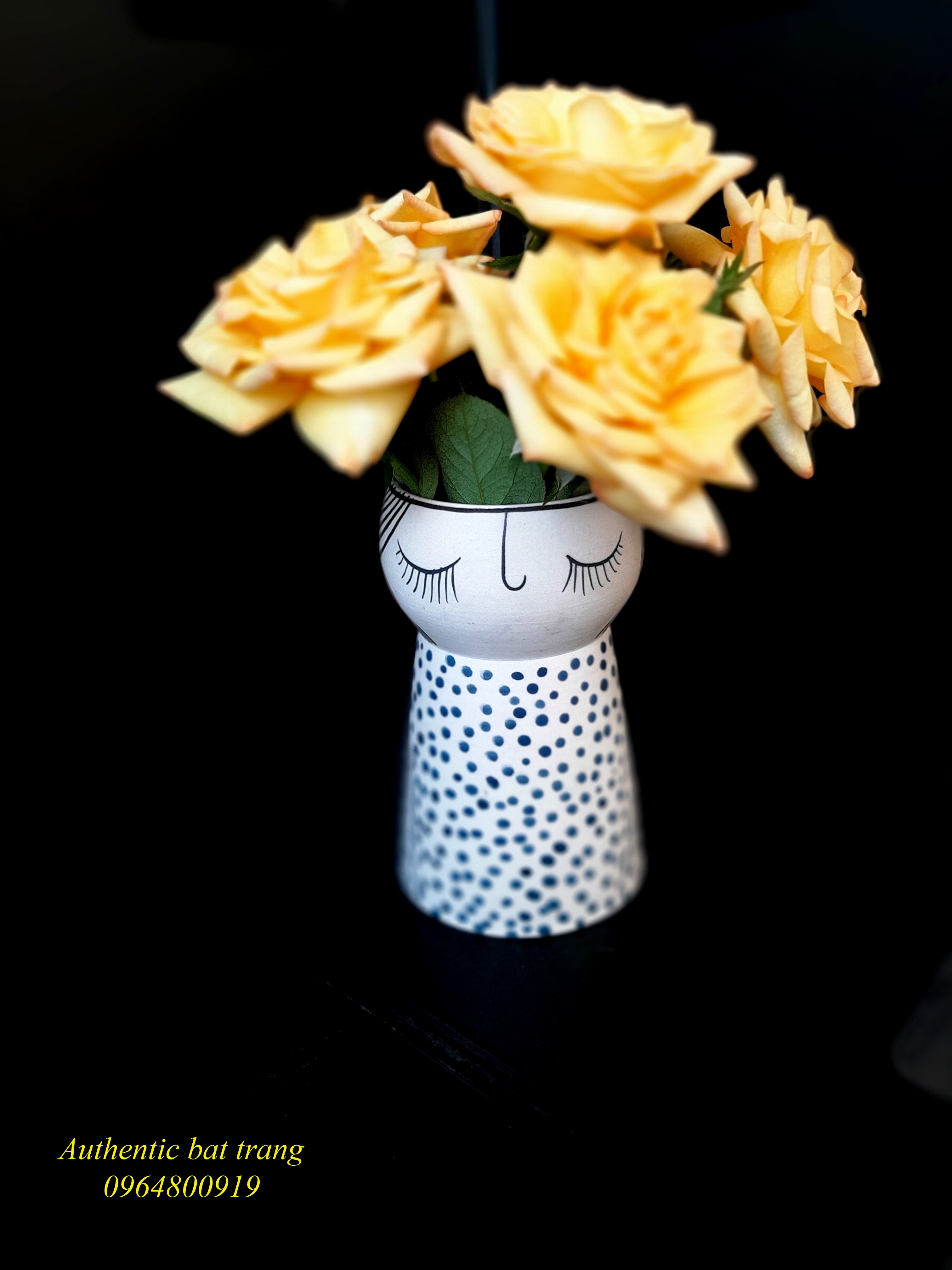 Blue dots vase/ Bình cắm hoa búp bê, chấm bi. sản phẩm vẽ tay thủ công sản xuất tại xưởng gốm sứ Authentic bat trang
