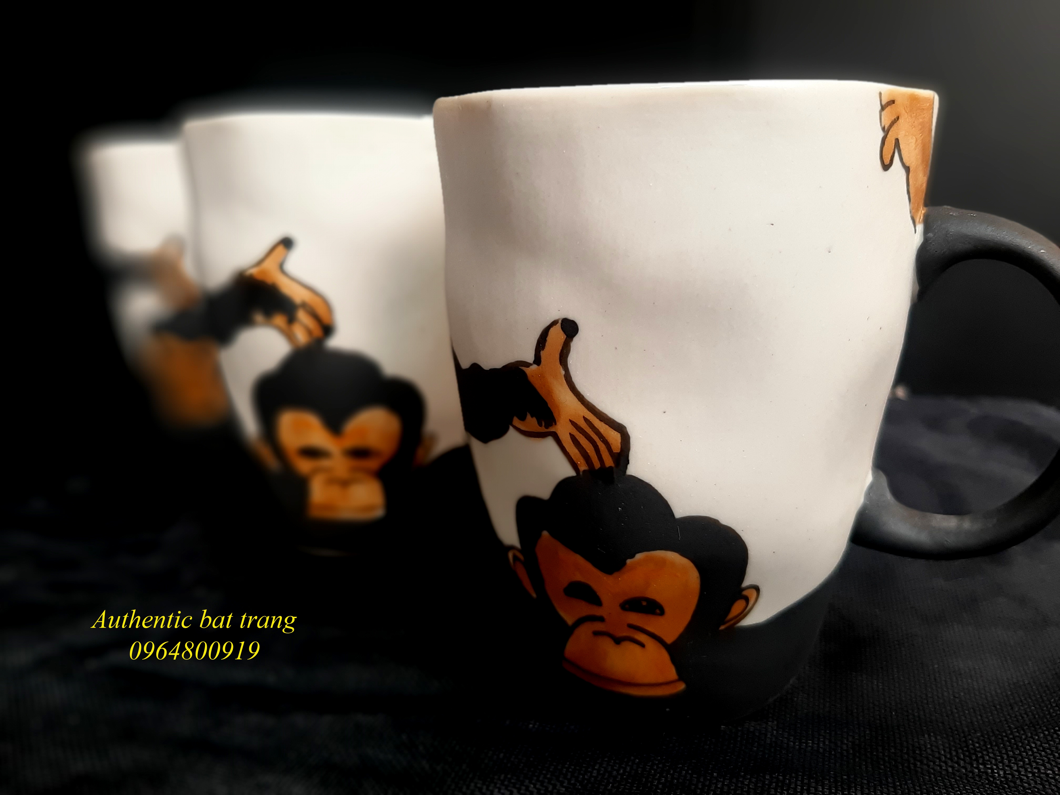 Monkey cups / Cốc  méo vẽ khỉ biểu cảm sản xuất tại xưởng authentic bat trang