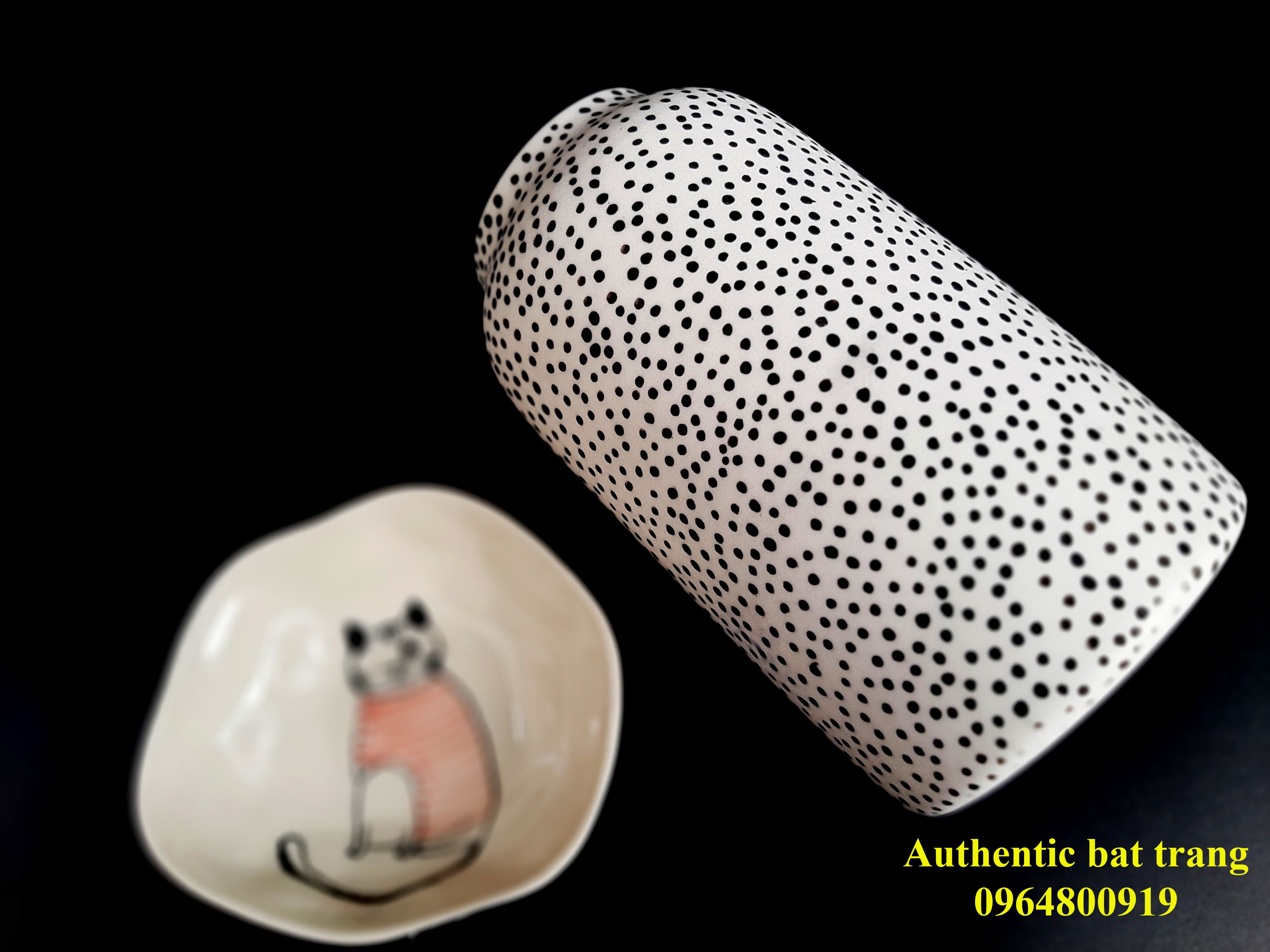 Dots vases - Beautiful hand made and hand painted ceramics vases/ Lọ hoa vuốt tay và vẽ tay sản xuất tại xưởng gốm Authentic bat trang