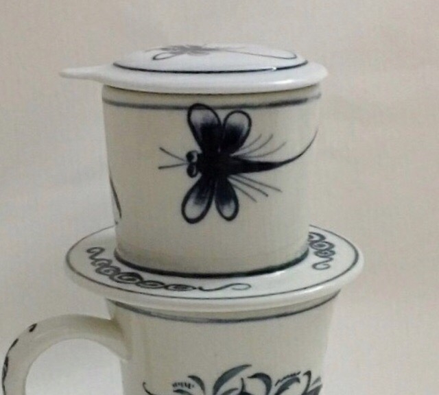 High-class Bat Trang ceramic coffee filter maker Hand-painted with dragonfly pattern