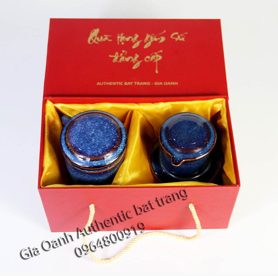 Sản phẩm được trưng bày trong gôm đẹp sang trọng - là sản phẩm quà tặng đẹp và cao cấp